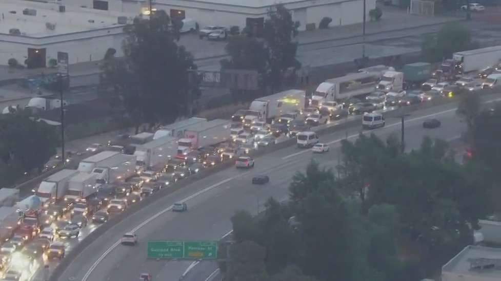 Flooding snarls traffic on 5 Freeway