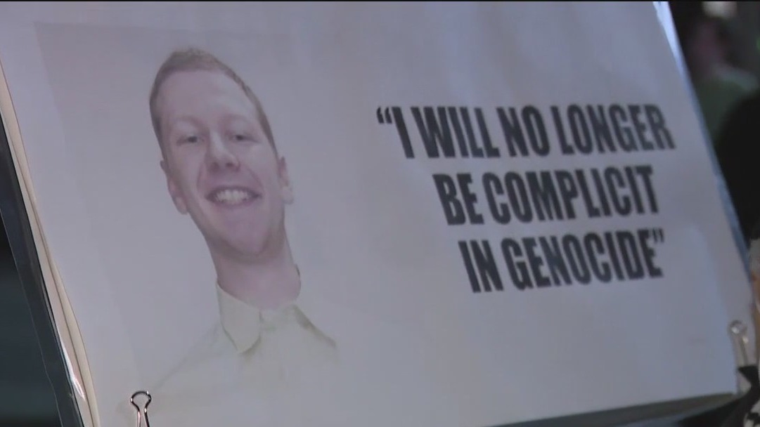 Vigil held for U.S. Air Force member who set himself on fire to protest Gaza war