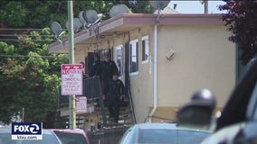 10-year-old girl found fatally stabbed inside Oakland apartment