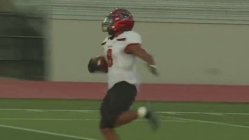 Manor stuns Leander with walk-off field goal