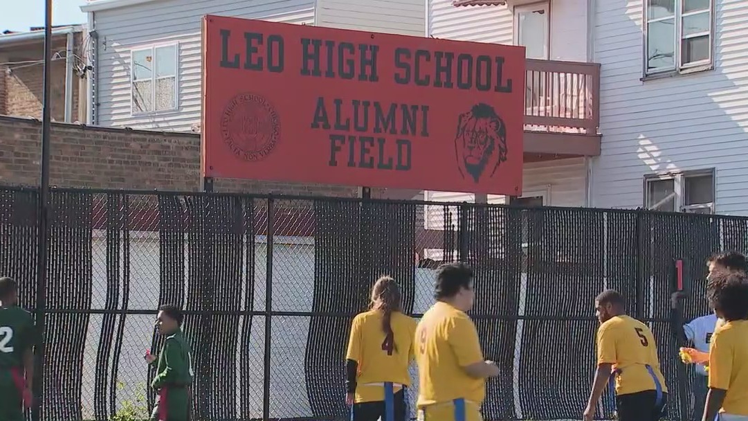 Chicago high school hosts Special Olympics Illinois flag football team