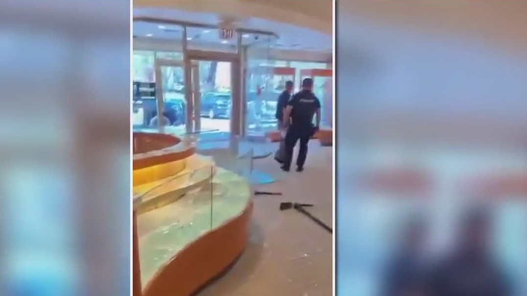 Smash-and-grab at Newark jewelry store