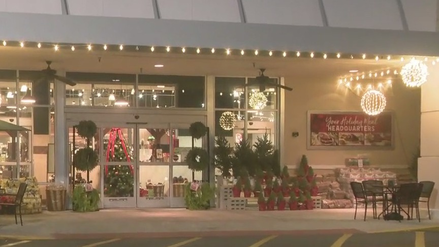 Which Florida grocery stores are open or closed on Thanksgiving Day?