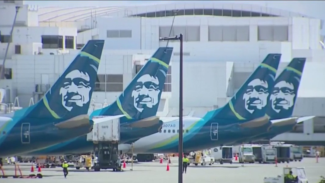Off-duty Alaska Airlines pilot facing attempted murder charges rode in plane's jump seat