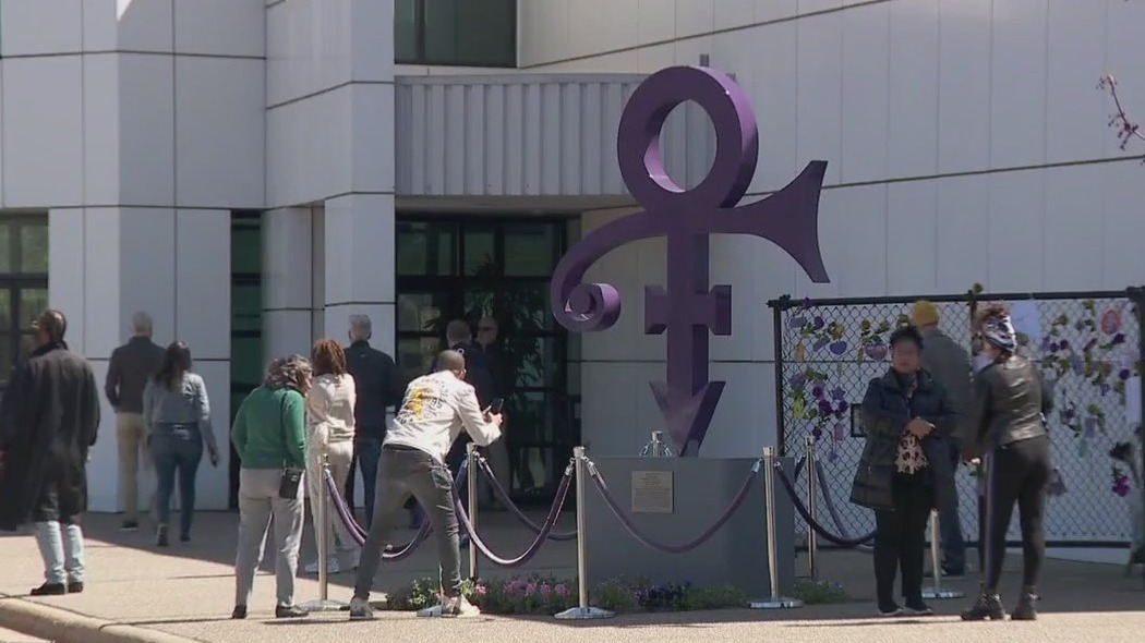 Fans at Paisley Park to pay tribute to Prince