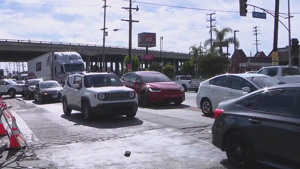 LA commuters urged to avoid surface streets