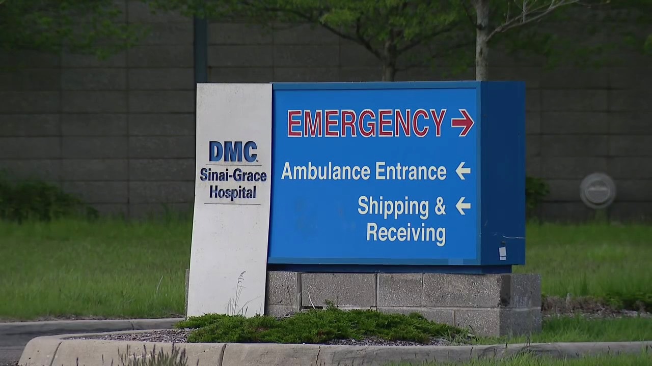 Patient fires gun at nurse inside Detroit hospital, shoots self