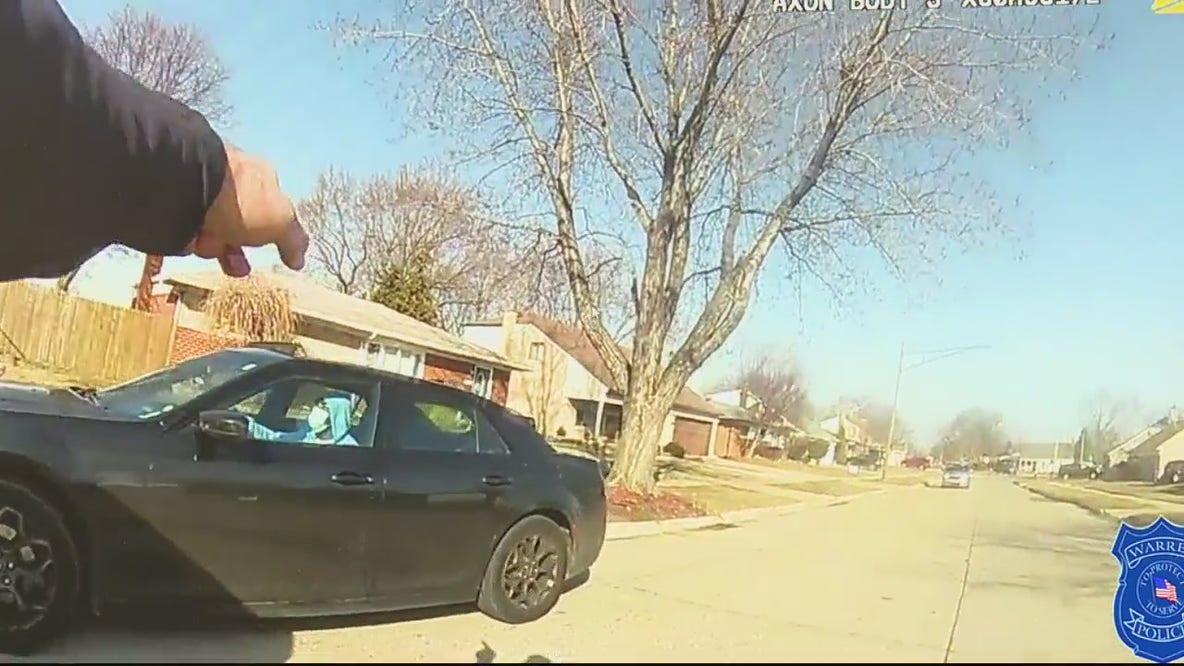 Warren police officers coordinate to catch robbery suspect
