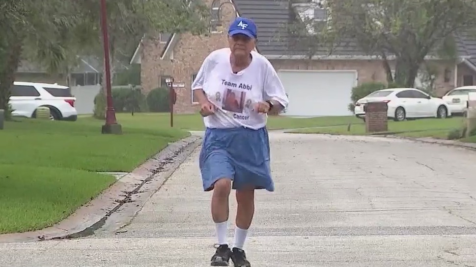 76-year-old man runs in honor of granddaughter fighting cancer