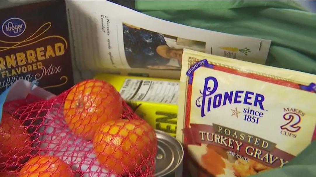 Texas high school distributes holiday meals to students, families in need