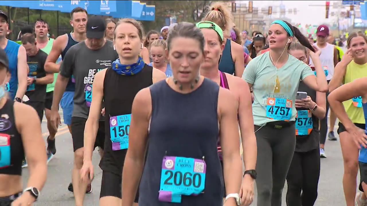 Thousands participate in the Broad Street Run for 2021