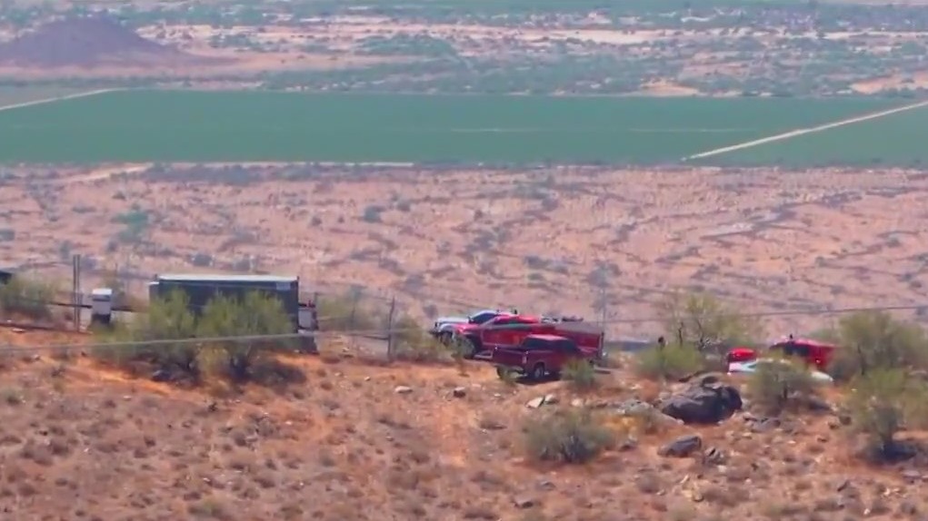 Paraglider crashes into South Mountain