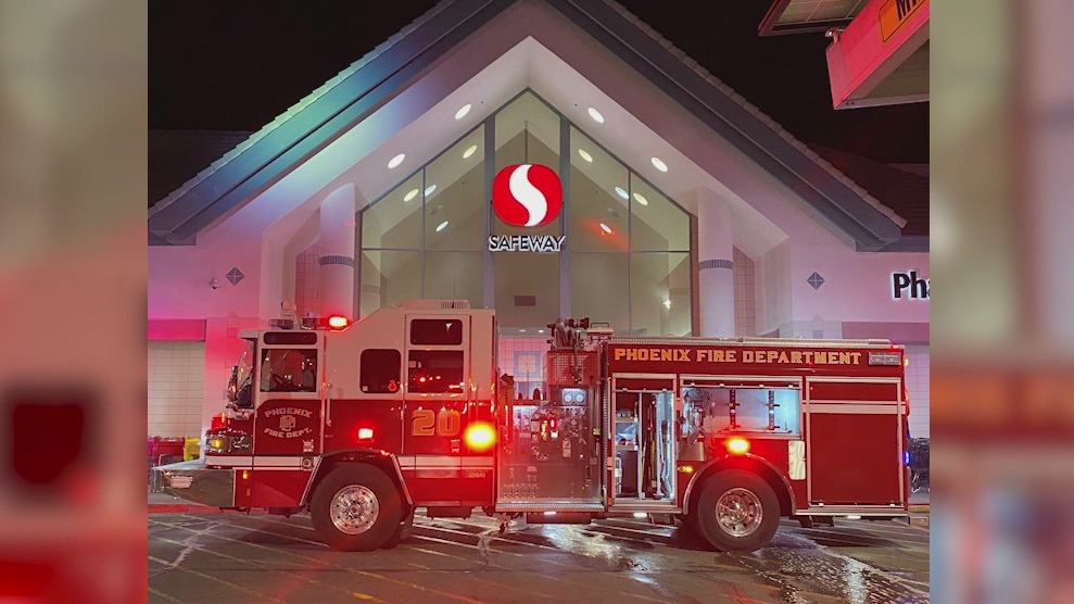 Phoenix Safeway evacuated due to fire