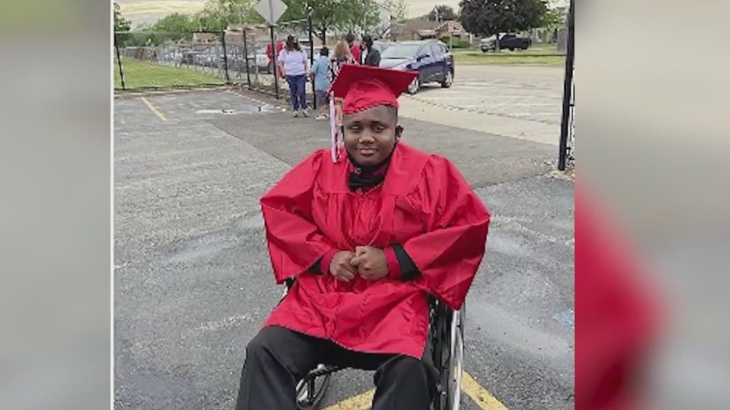 Melrose Park teen diagnosed with muscular dystrophy hopes to get wheelchair-accessible van