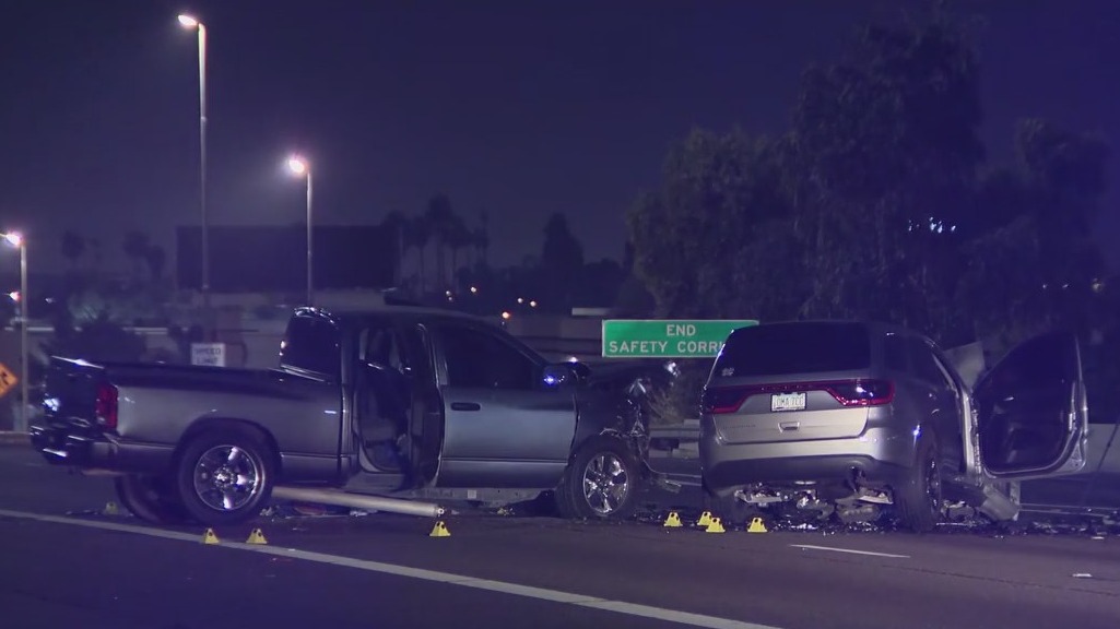 Driver killed after rear-ending girlfriend on I-10, crashes into 3rd vehicle: DPS