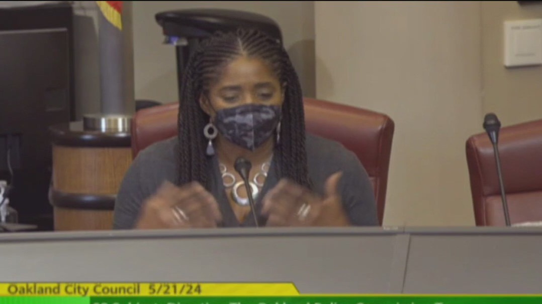 Oakland City Council considering loosening police chase policy