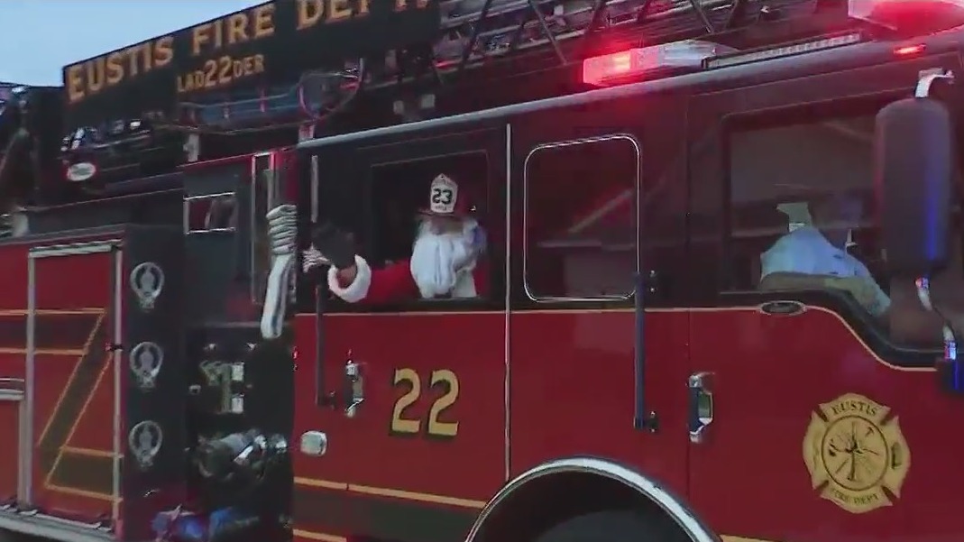 Santa, first responders surprise Florida girl