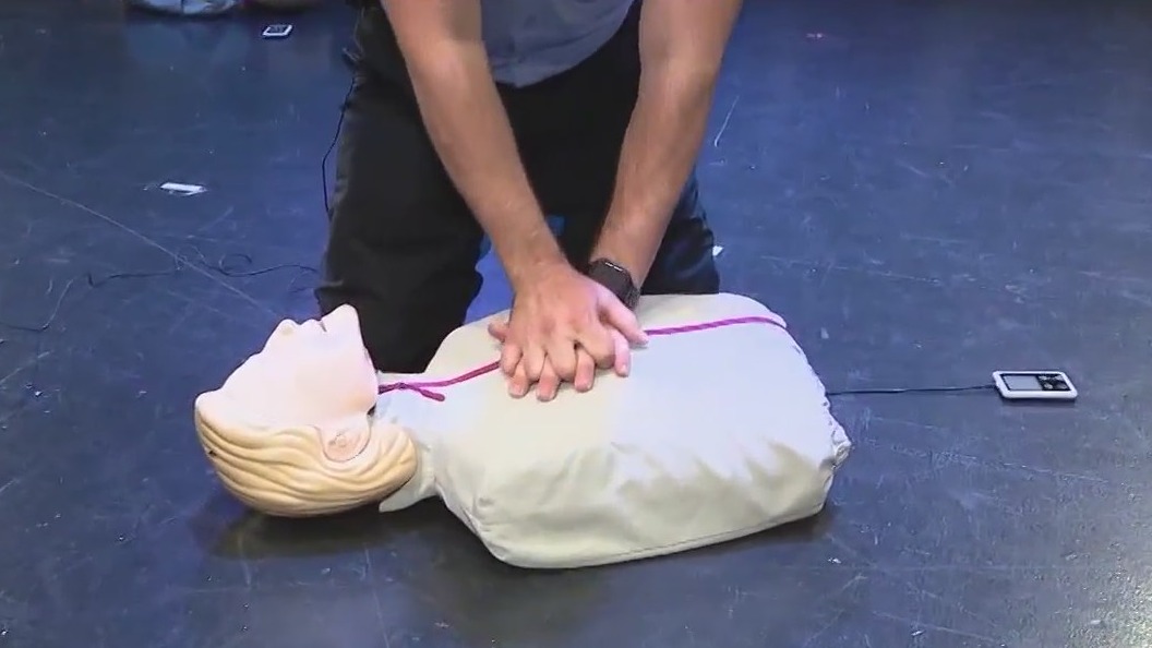 Florida high school students learn CPR