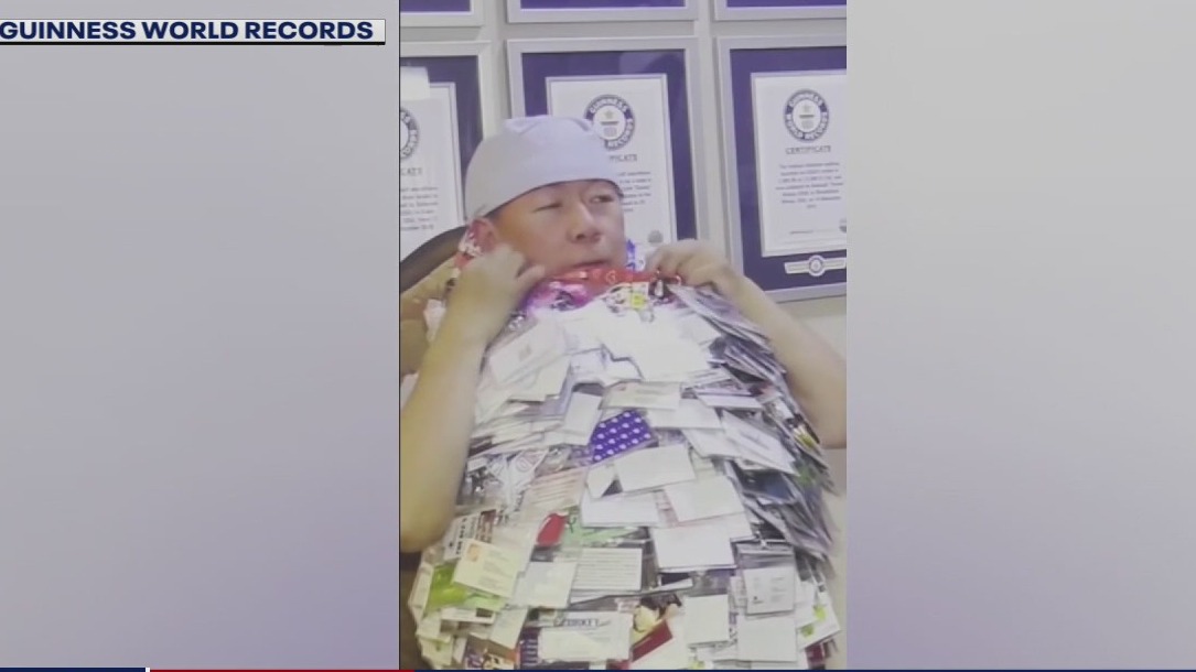 Illinois man sets world record for wearing most lanyards around his neck