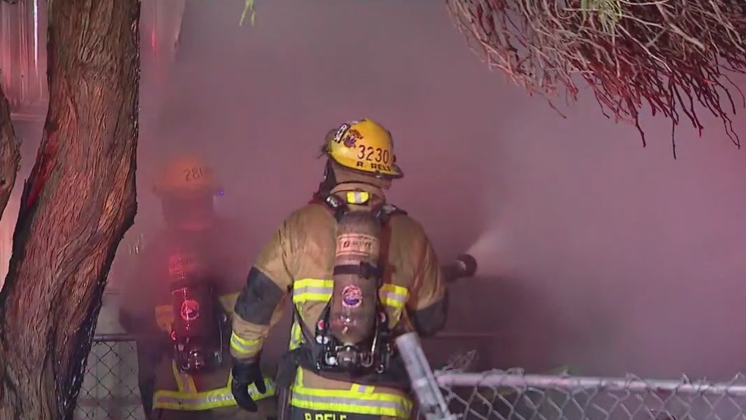 1 person burned in west Phoenix mobile home fire