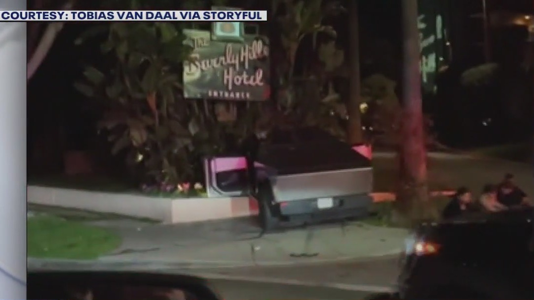 Cybertruck crashes outside Beverly Hills Hotel
