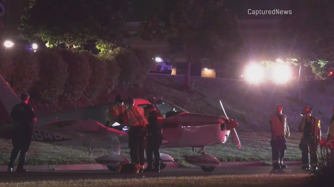 Plane lands on road in Libertyville