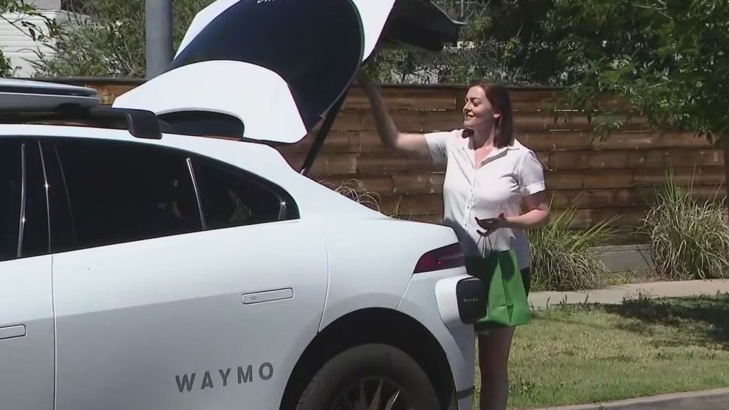 Waymo begins delivering Uber Eats orders in parts of AZ