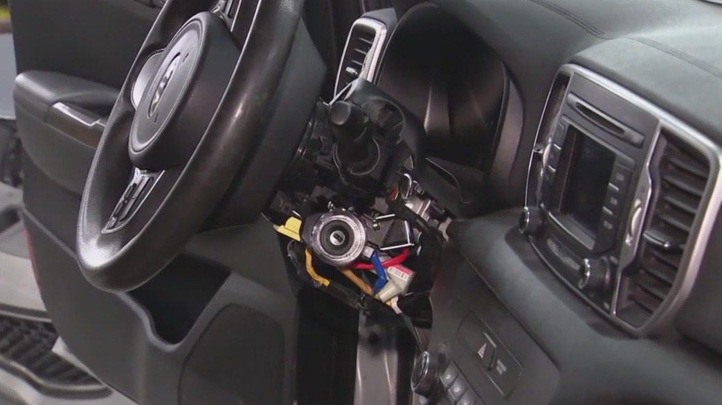 Skokie mechanic says device can stop car thefts