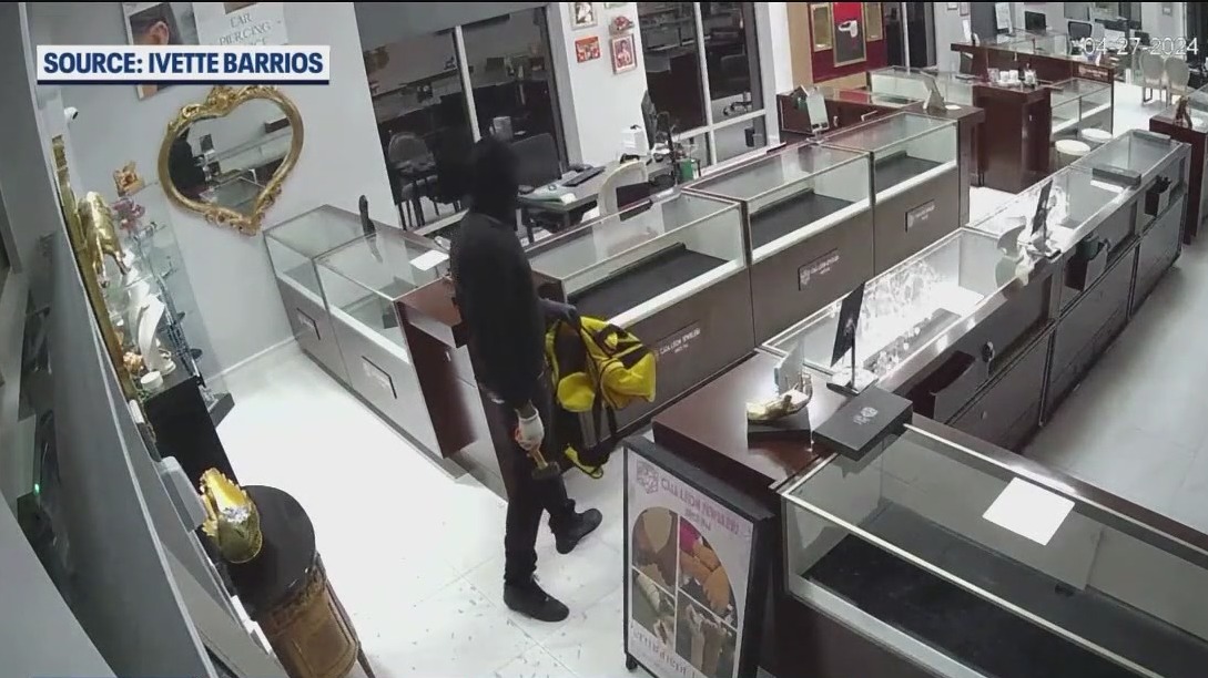 Alleged burglar leaves jewelry store empty-handed