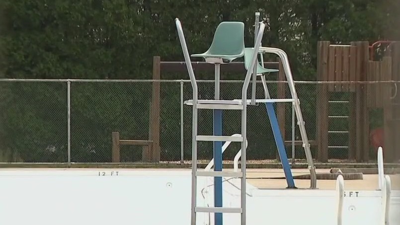 Fox Point pool closed, 'plumbing problems'