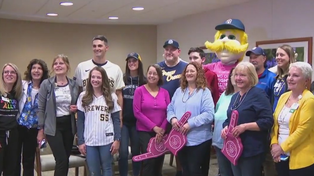 Brewers pitcher visits breast cancer patients