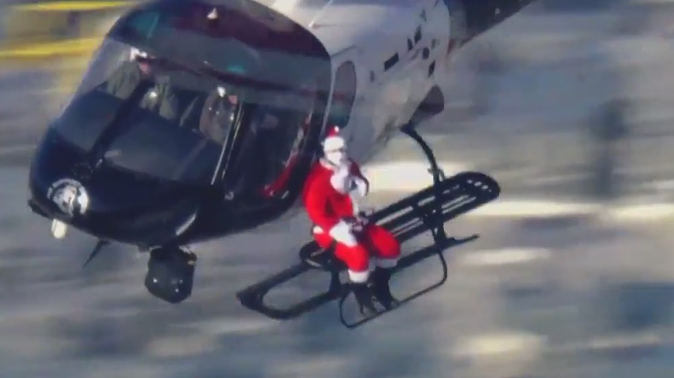 LAPD takes Santa to children's hospitał