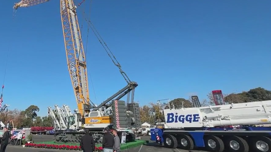 First electric crane on West Coast takes carbon emissions goals to new heights