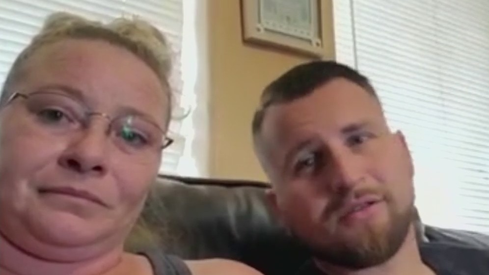 Arizona couple raises money to send Ukrainian refugees, family overseas