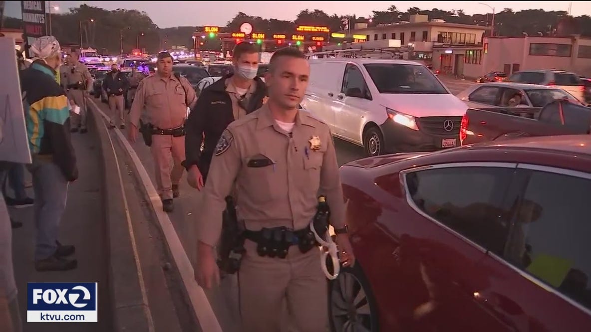 Officers, Golden Gate Bridge workers struck by car while monitoring anti-vaccine mandate protest