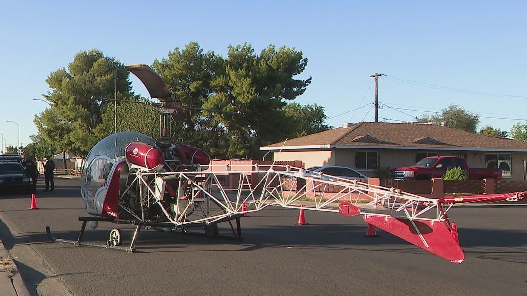 Helicopter lands in Mesa neighborhood