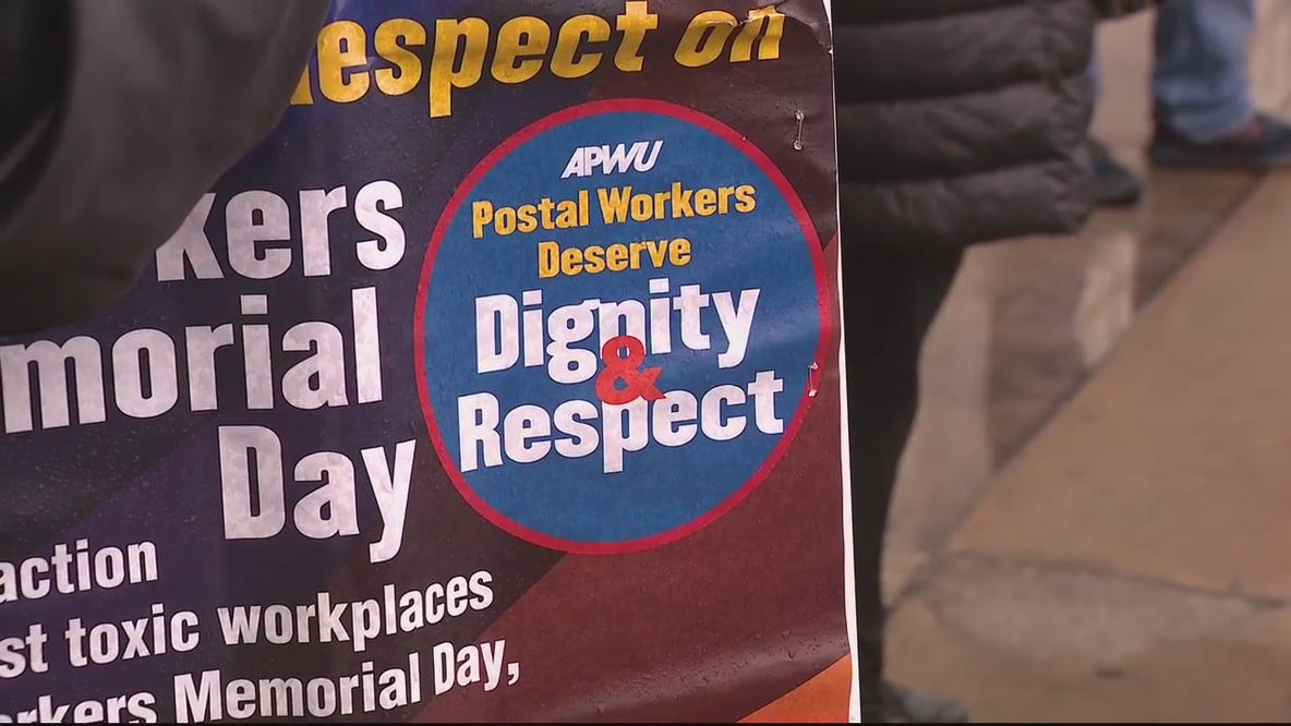 Detroit postal workers protest over working conditions