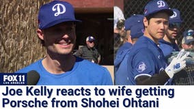 Joe Kelly reacts to Porsche gifted by Ohtani