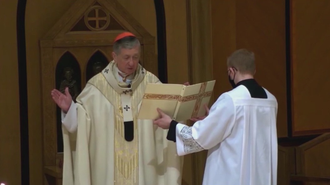 Cardinal Cupich holds Memorial Day mass in Alsip