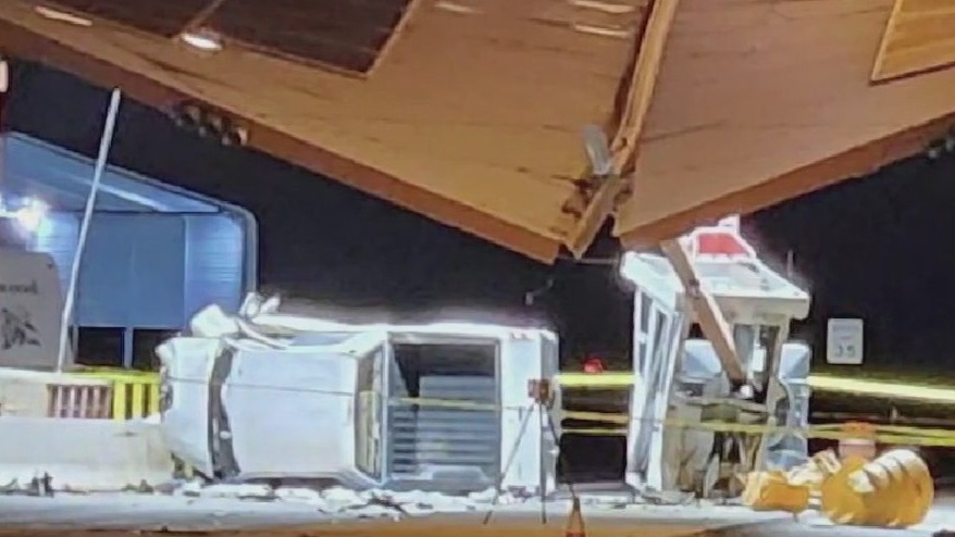 Border Patrol agents critically hurt after driver crashes into checkpoint