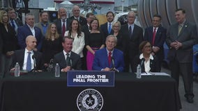 Texas governor at NASA's Johnson Space Center
