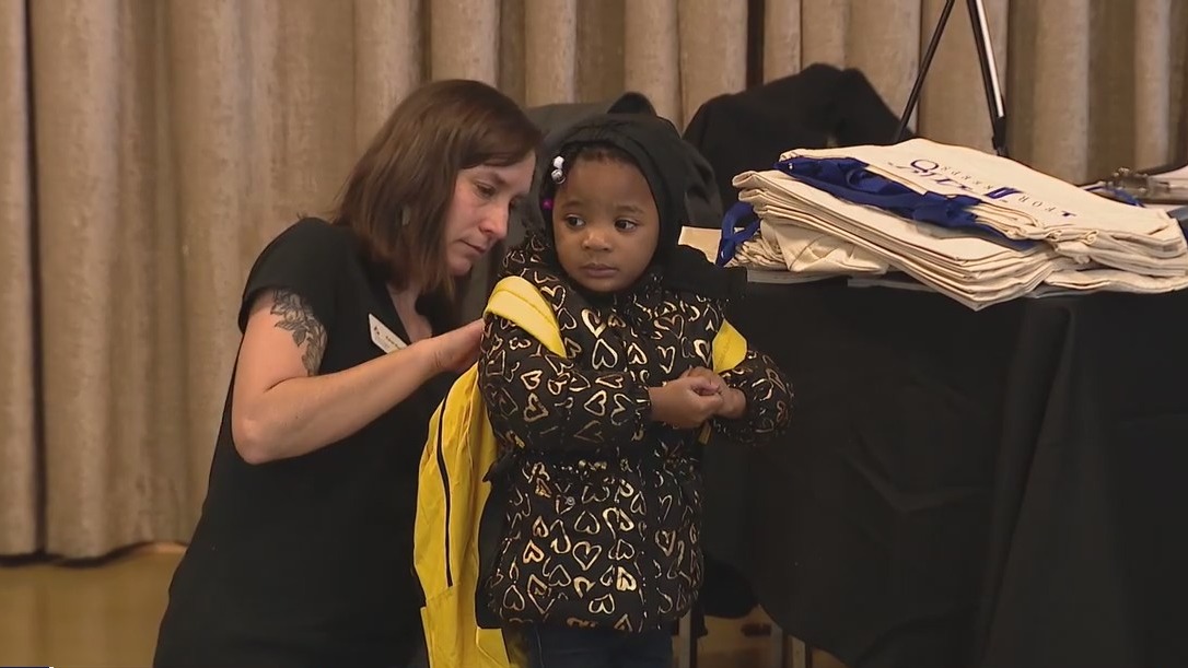 500 winter coats distributed to Chicago families in need