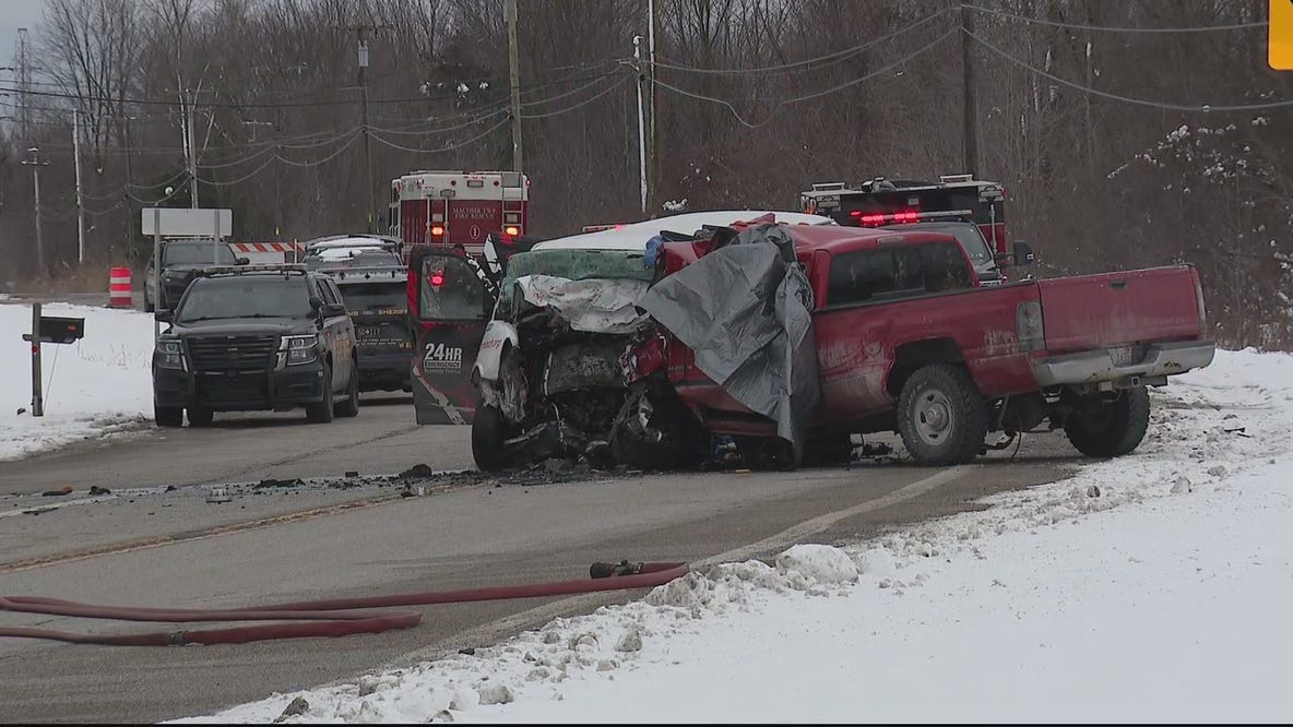 2 drivers dead in head-on crash in Macomb County Monday