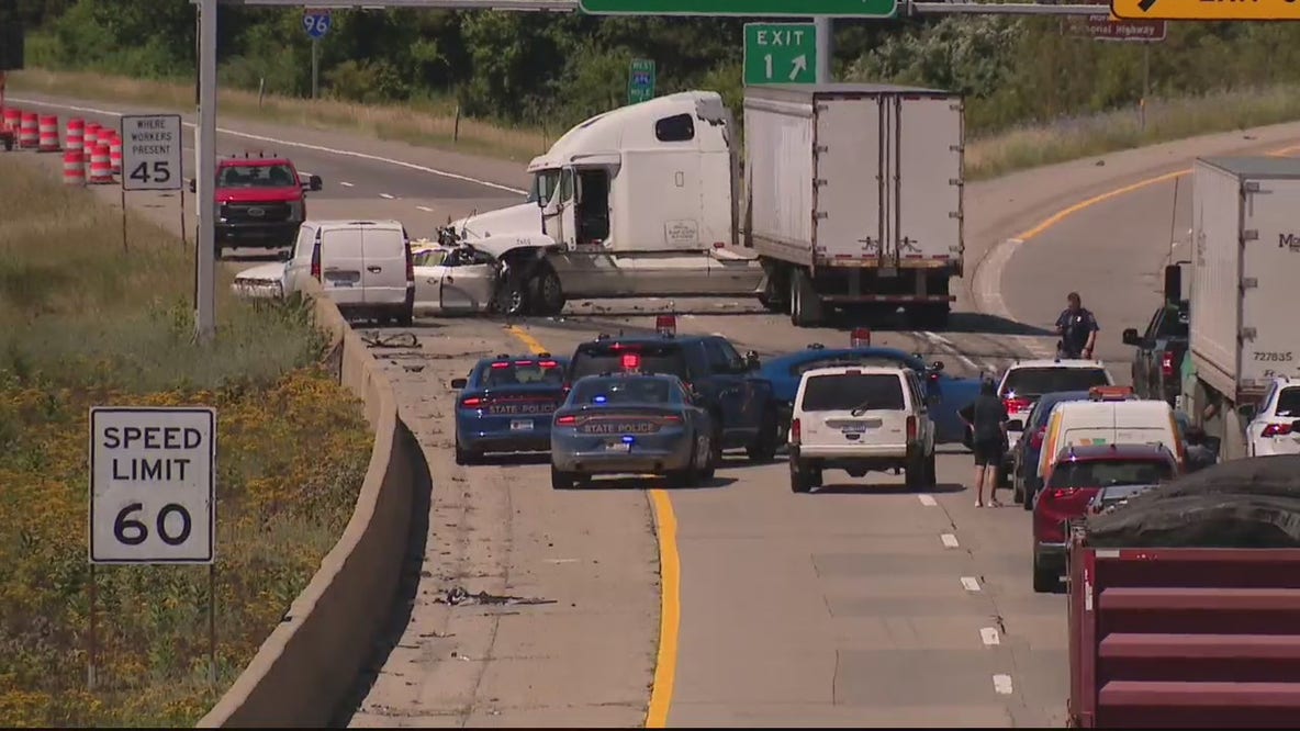 2 killed in 696 crash, MSP says semi driver wasn't paying attention