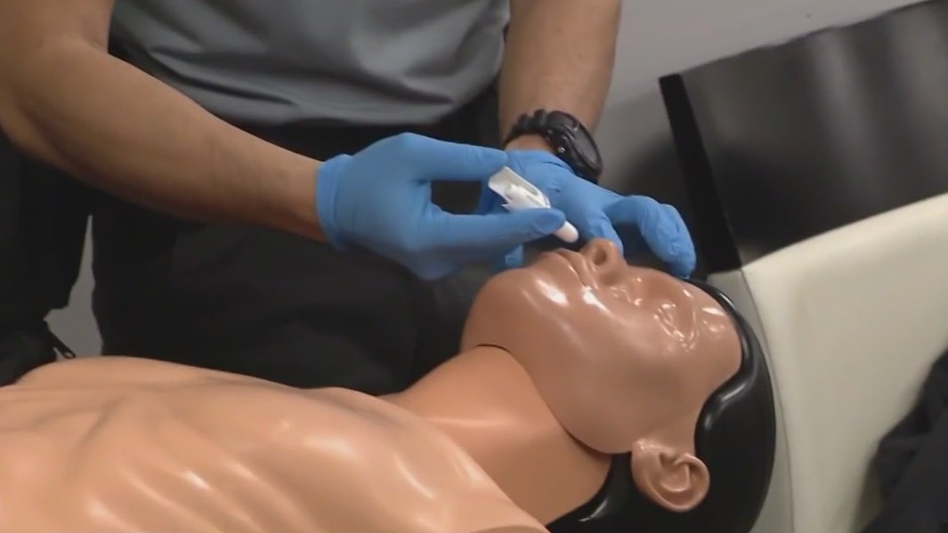 Students learn how to administer NARCAN
