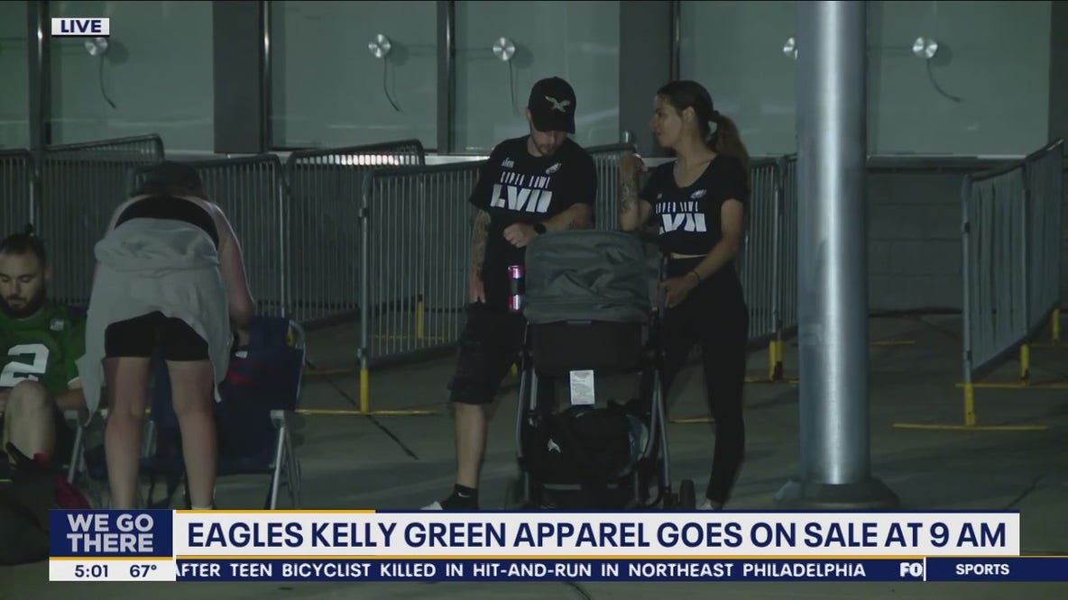 Fans line up for debut of Eagles' Kelly Green jerseys