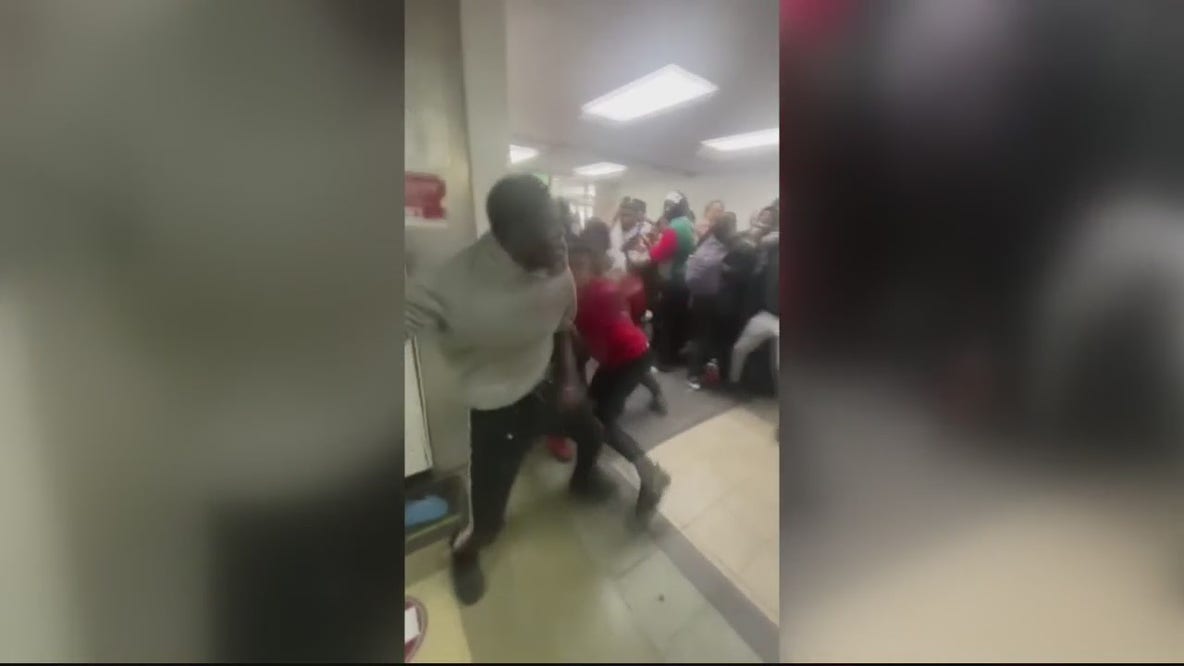 Suspects push past Oak Park High School security, start fight