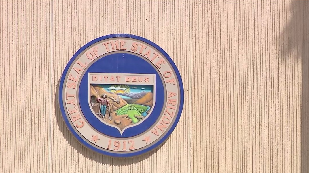 Massachusetts man accused of making bomb threat to Arizona election official