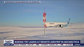 Boeing 787 lands at report airstrip in Antartica