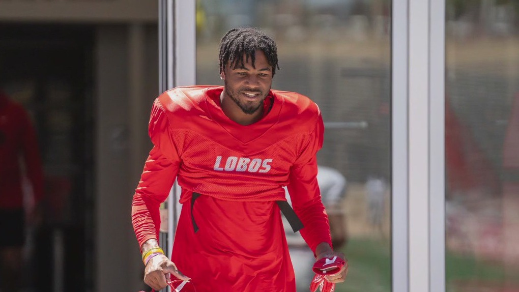 Local student athlete fighting for football dreams